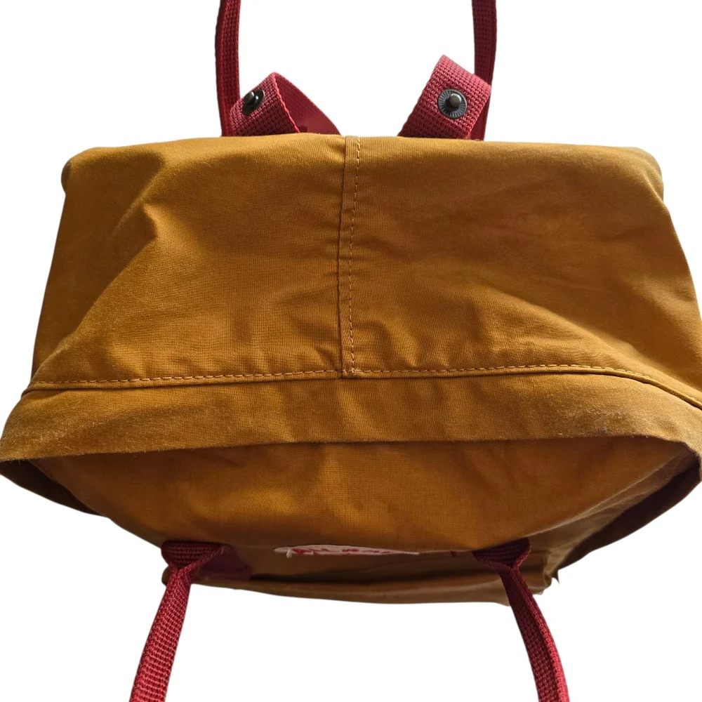 Fjallraven | Kanken Classic Backpack for Everyday | Acorn/Ox Red - Picture 7 of 14